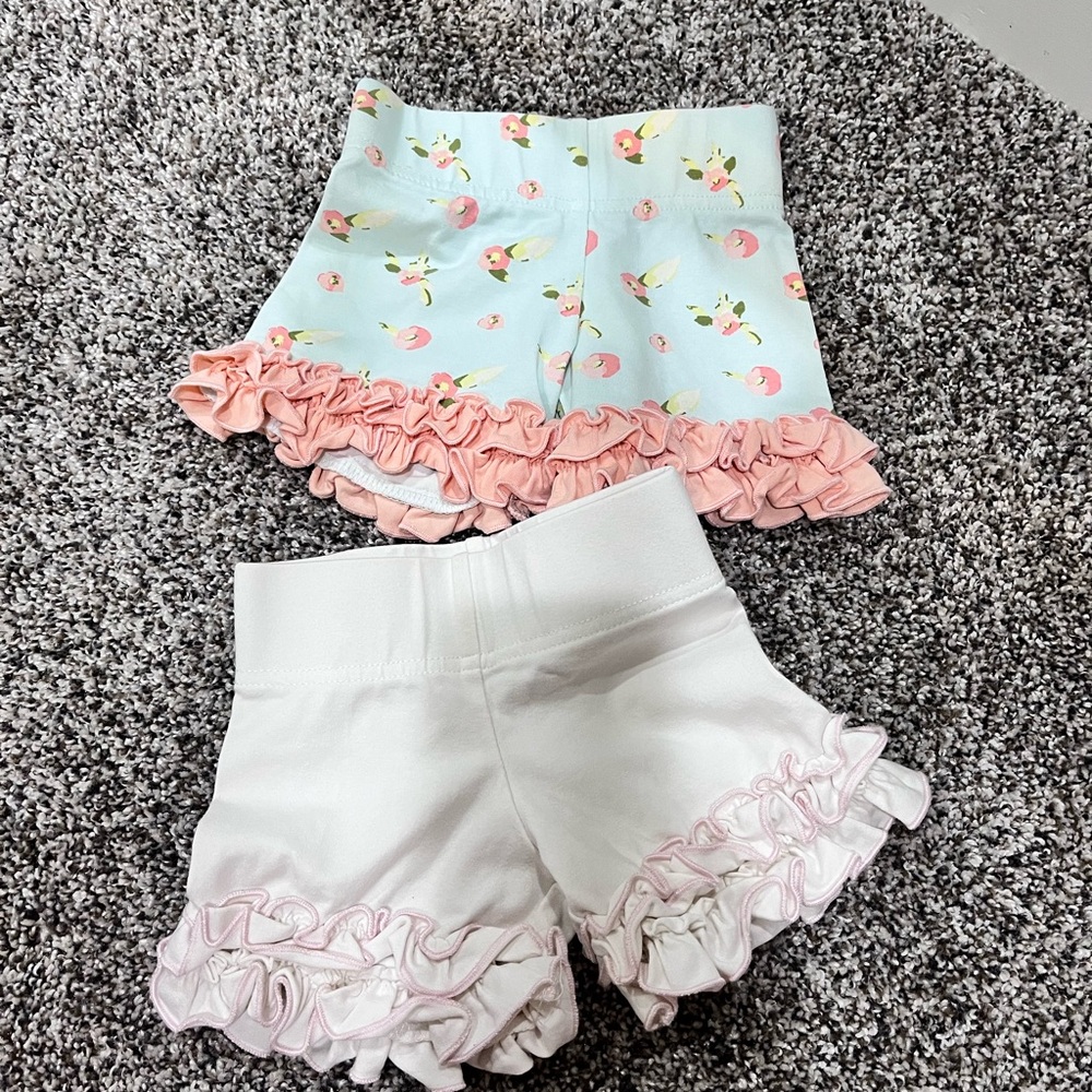 SweetHoney Floral and White Ruffle Shorts